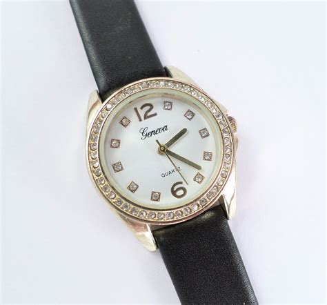 geneva quartz watch vintage.